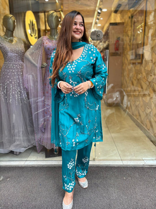 Peacock Hulara Suit