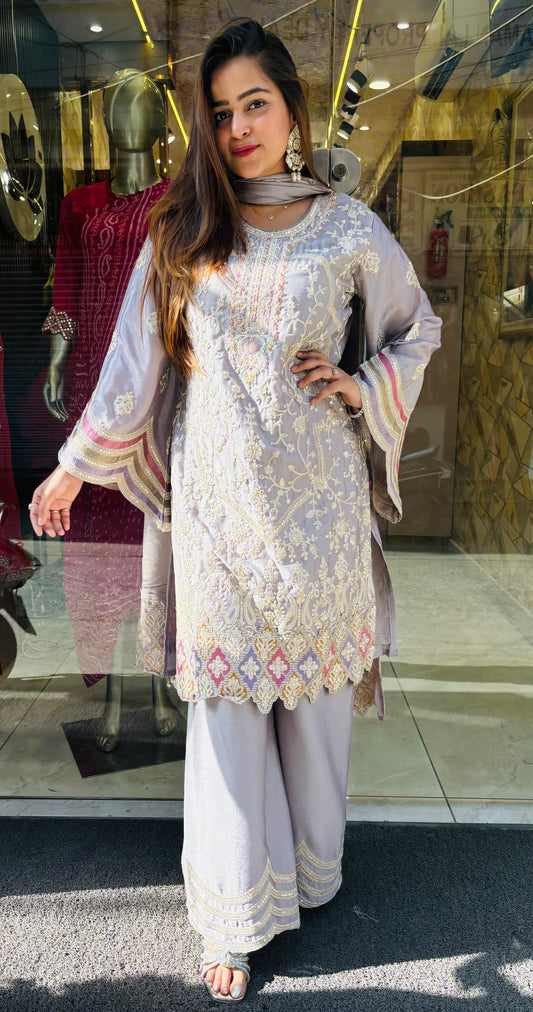 Leela Pakistani suit