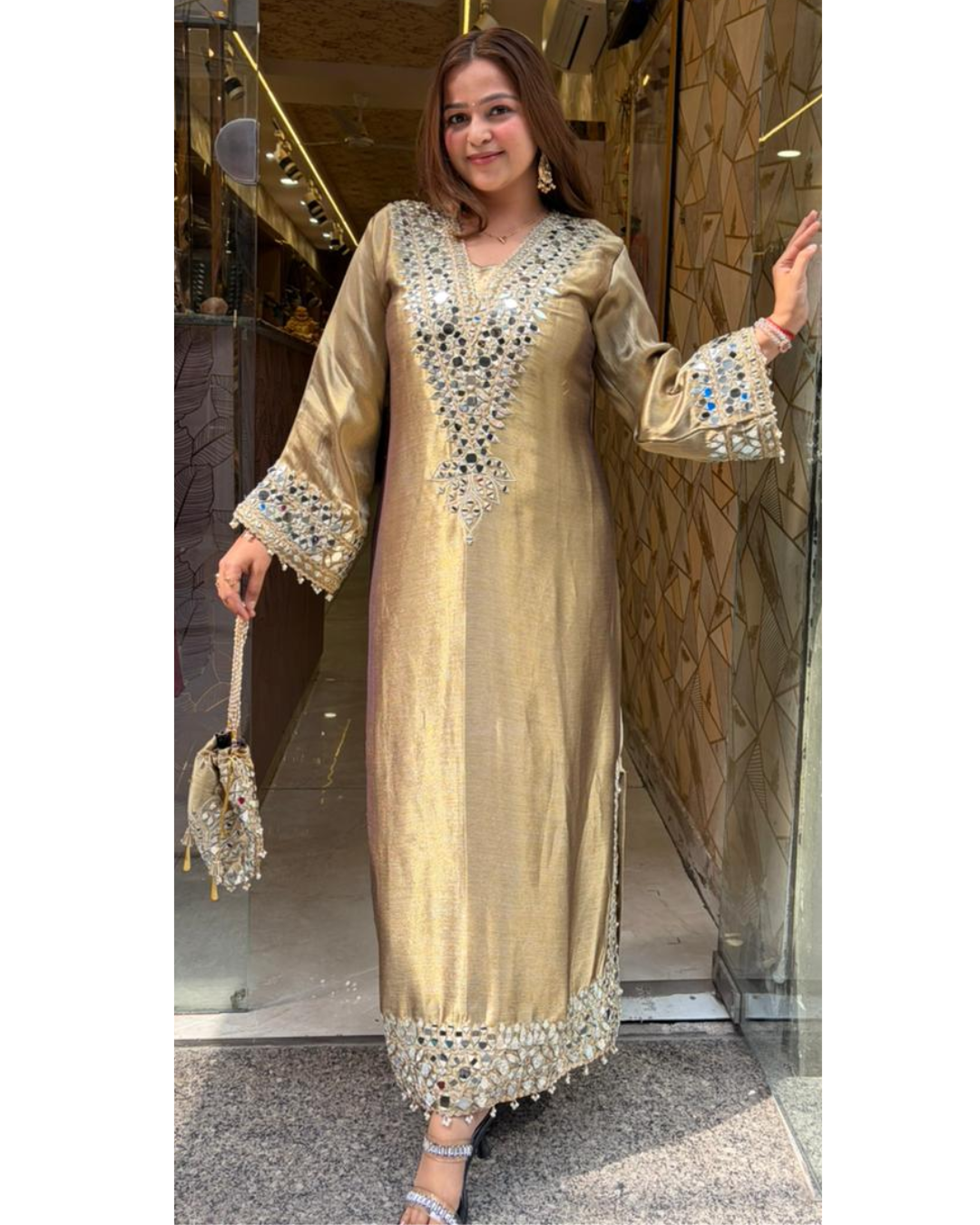 "KARSHIMA"- LONG DRESS WITH POTLI
