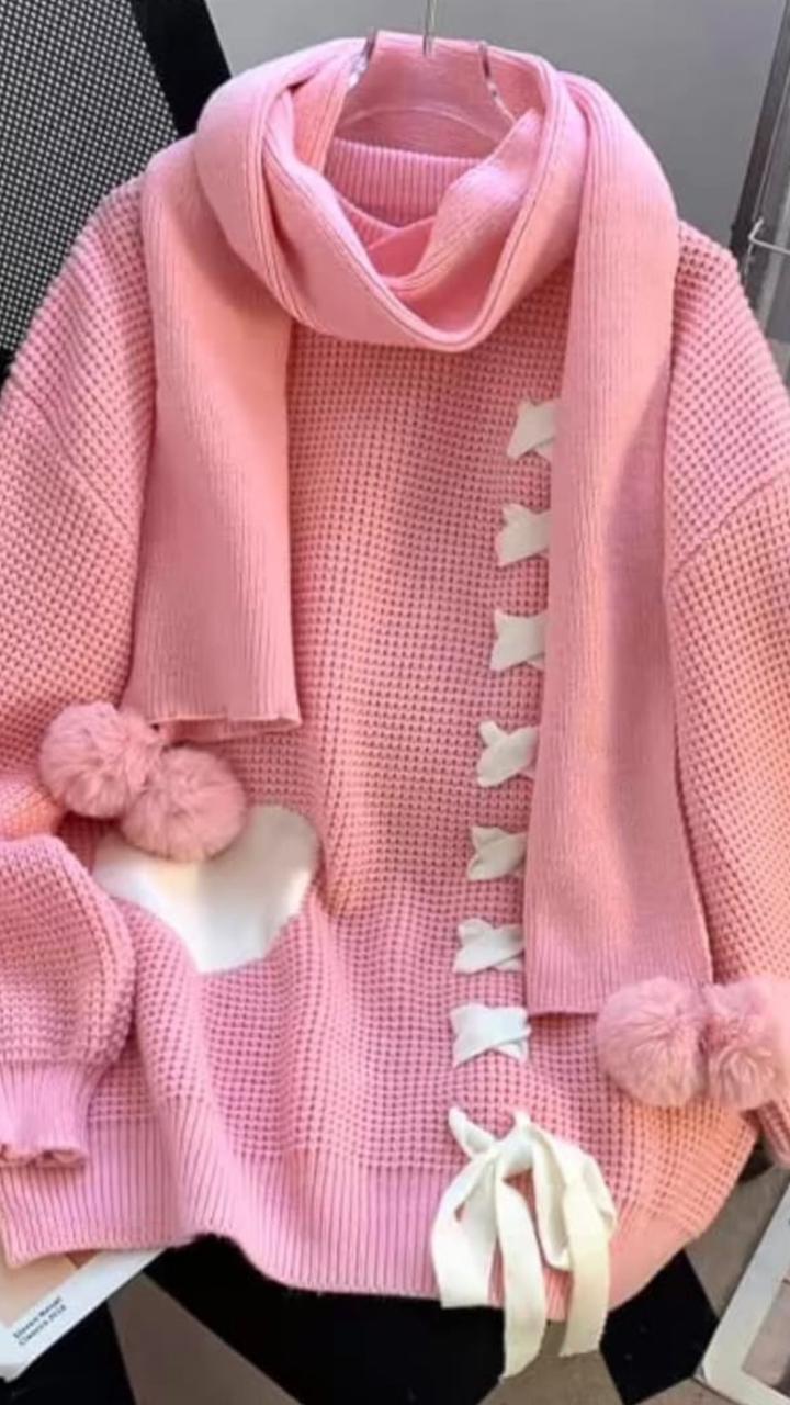 Heart It Up Designer Wollen Top with Scarf