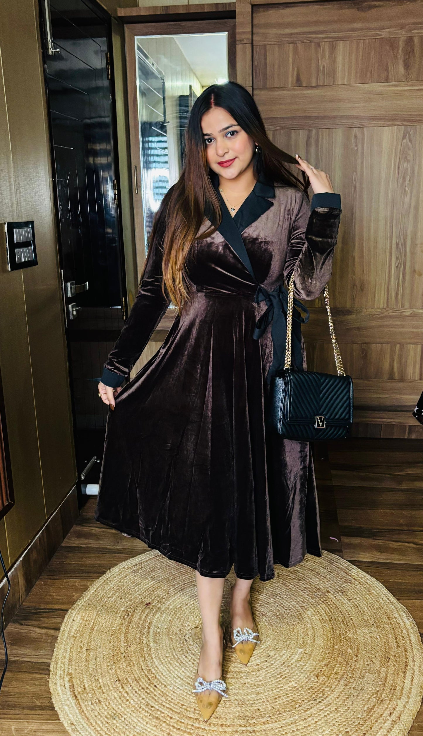 "HEMSA" VELVET DRESS WITH BELT