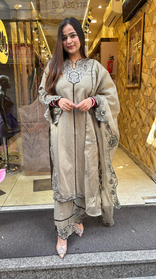 "MAHIA"- 3 PIECE PAKISTANI SUIT