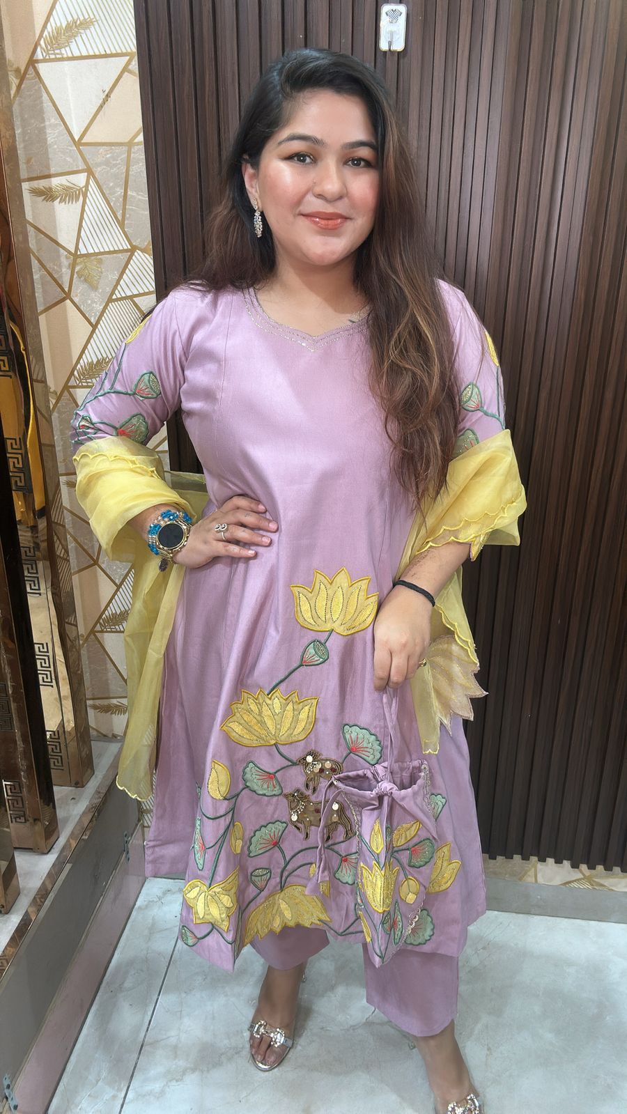 "HEER" MAUVE APPLIQUE" - 4 PIECE SUIT WITH POTLI