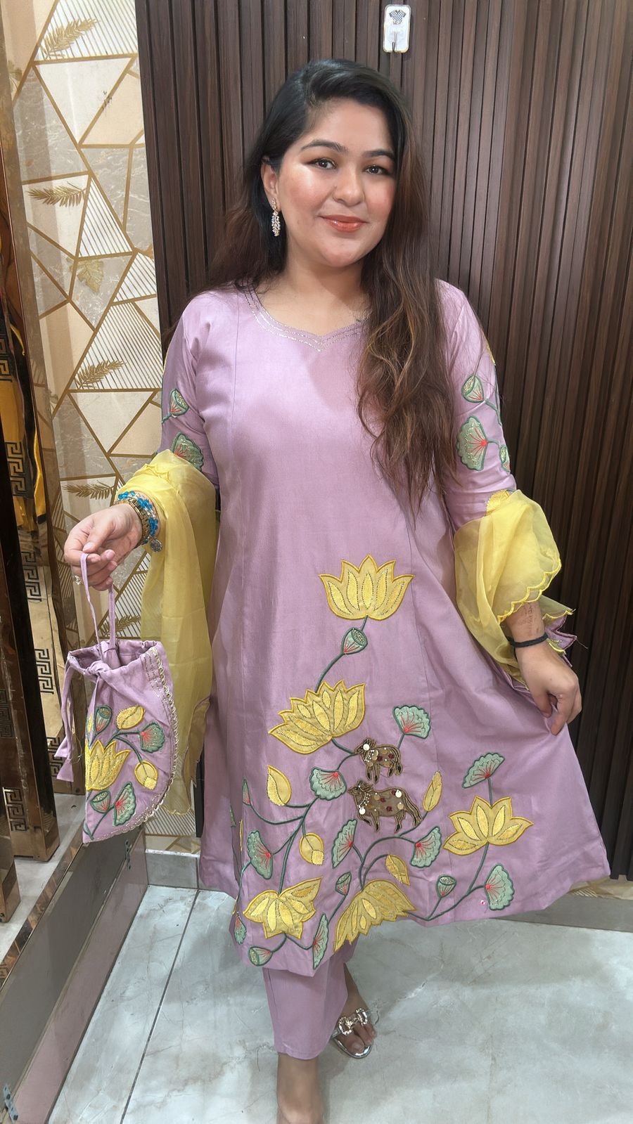 "HEER" MAUVE APPLIQUE" - 4 PIECE SUIT WITH POTLI