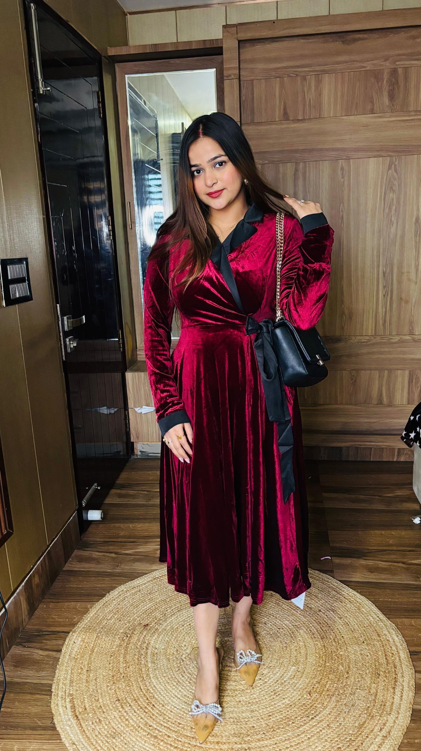 "HEMSA" VELVET DRESS WITH BELT