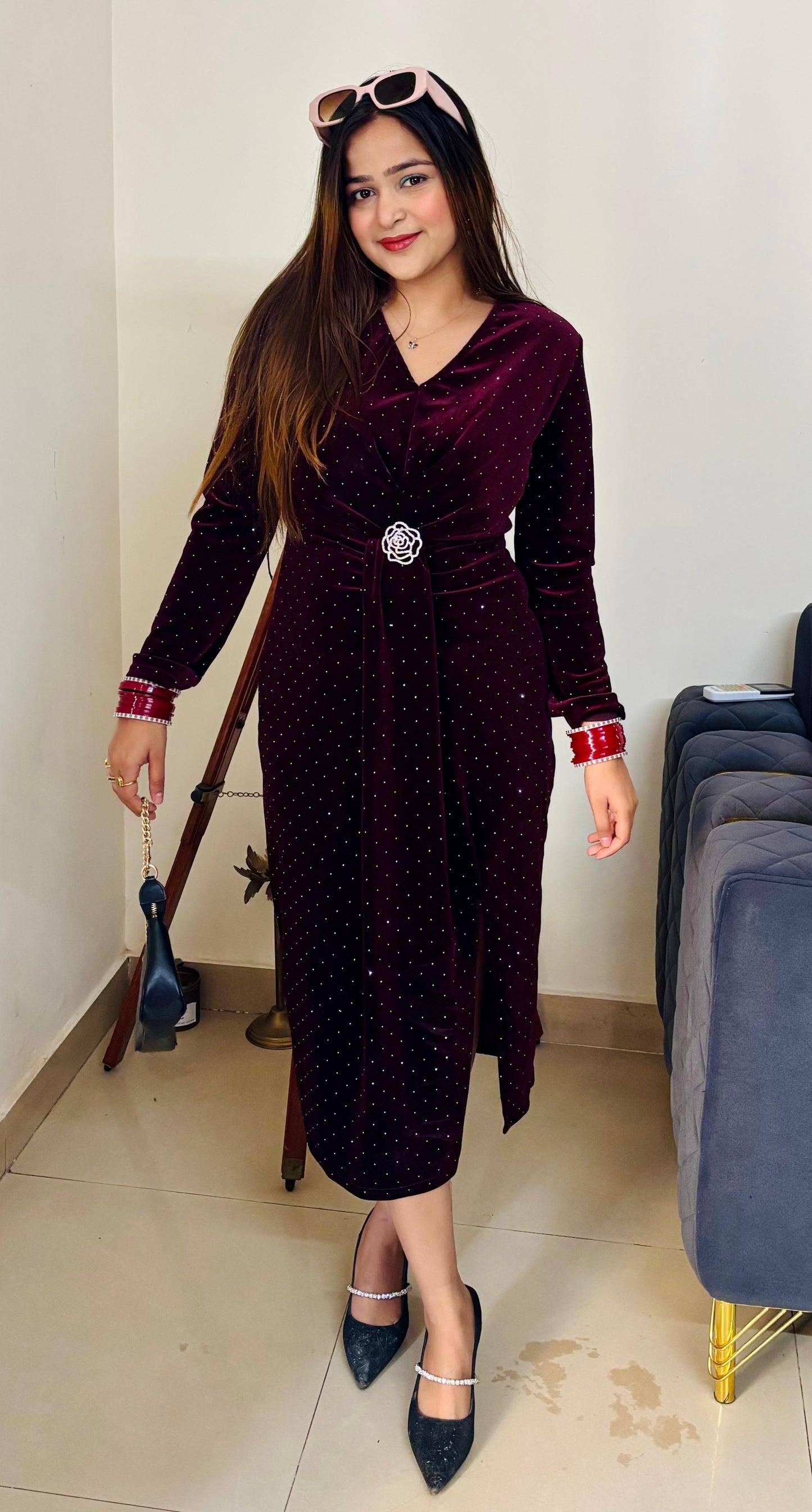 "ROSAY" VELVET DRESS WITH BROOCH