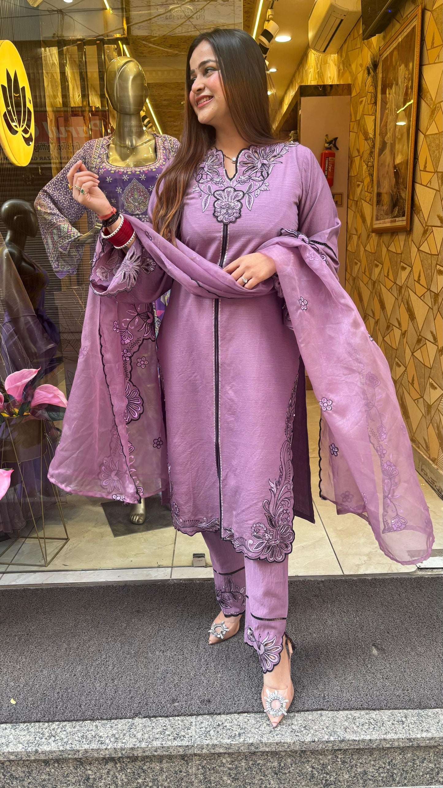 "MAHIA"- 3 PIECE PAKISTANI SUIT