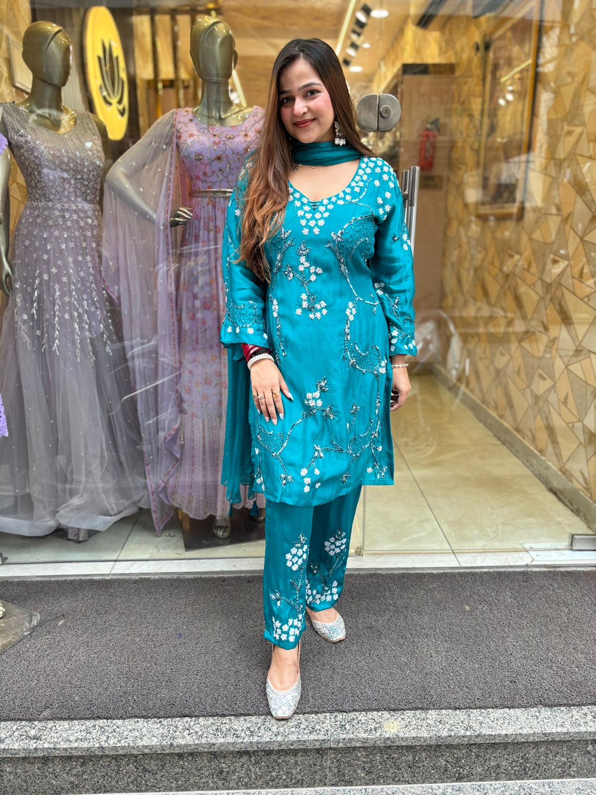 Peacock Hulara Suit