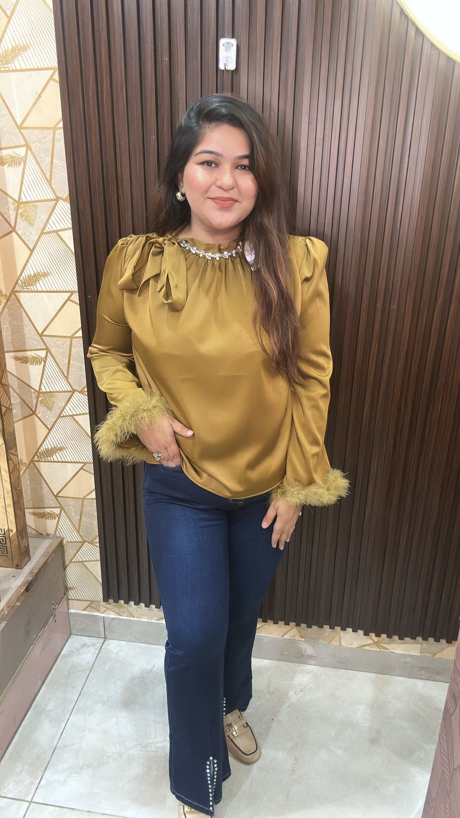 TARA SATIN SHIRT WITH FEATHERS