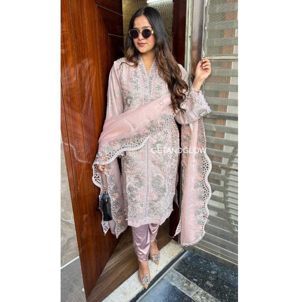 "GULMARG" LIGHT PINK SUIT