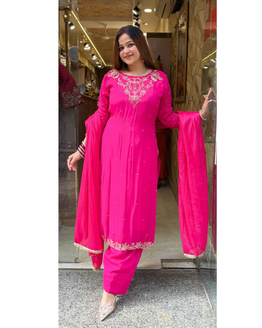 "RADHE"-DESIGNER SUIT