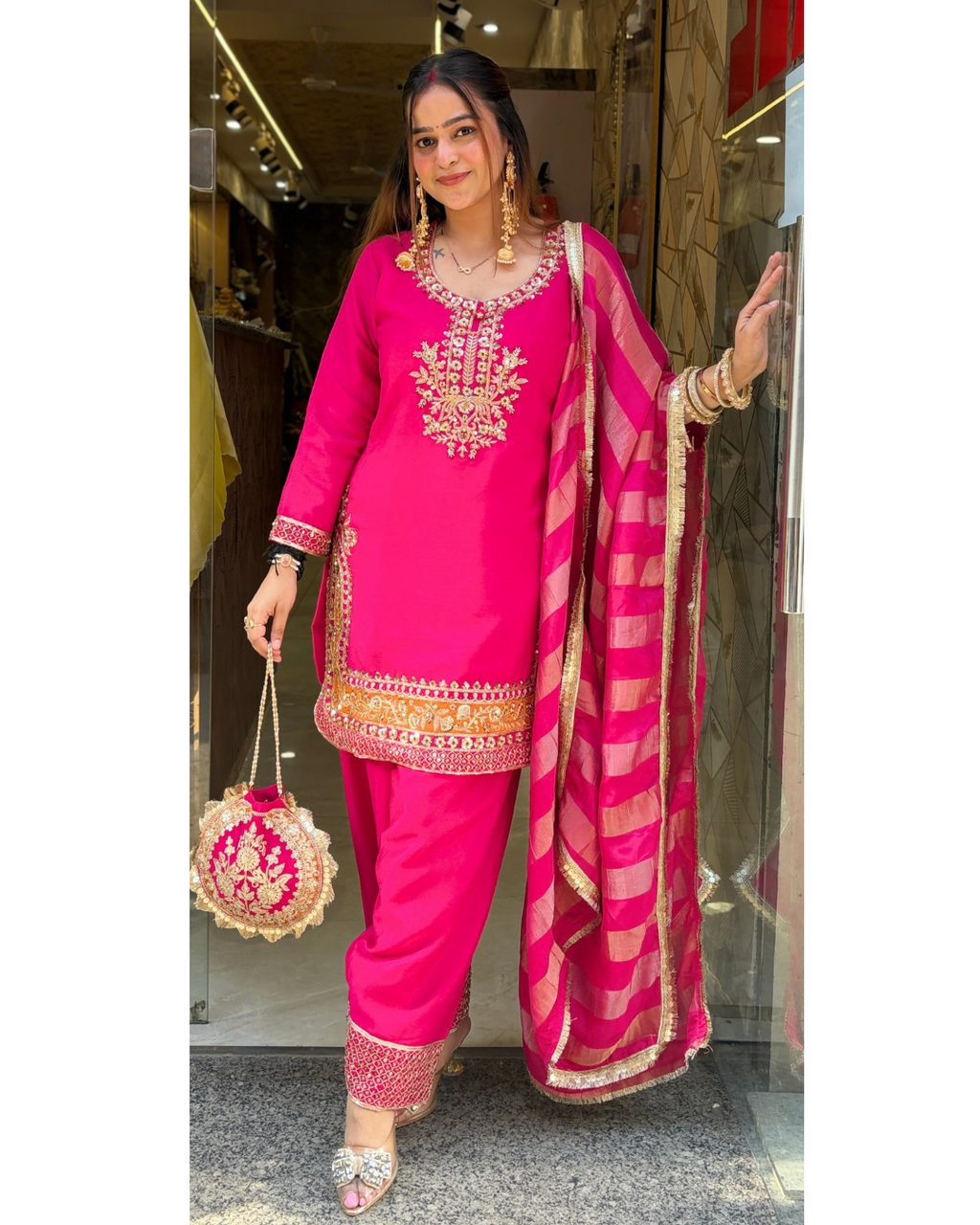 NISHA-FARSHI SET WITH POTLI