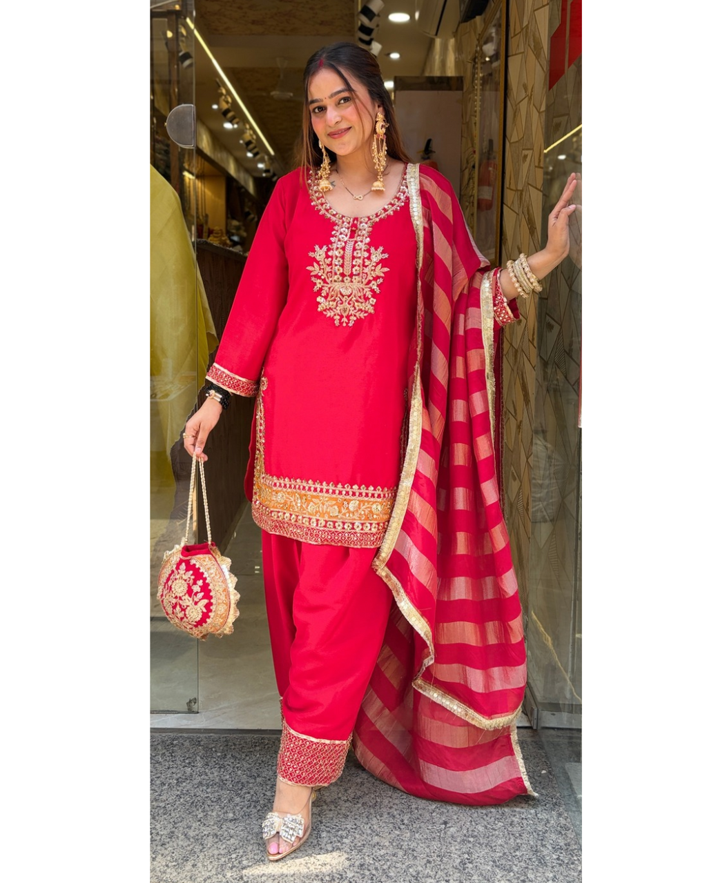 NISHA-FARSHI SET WITH POTLI