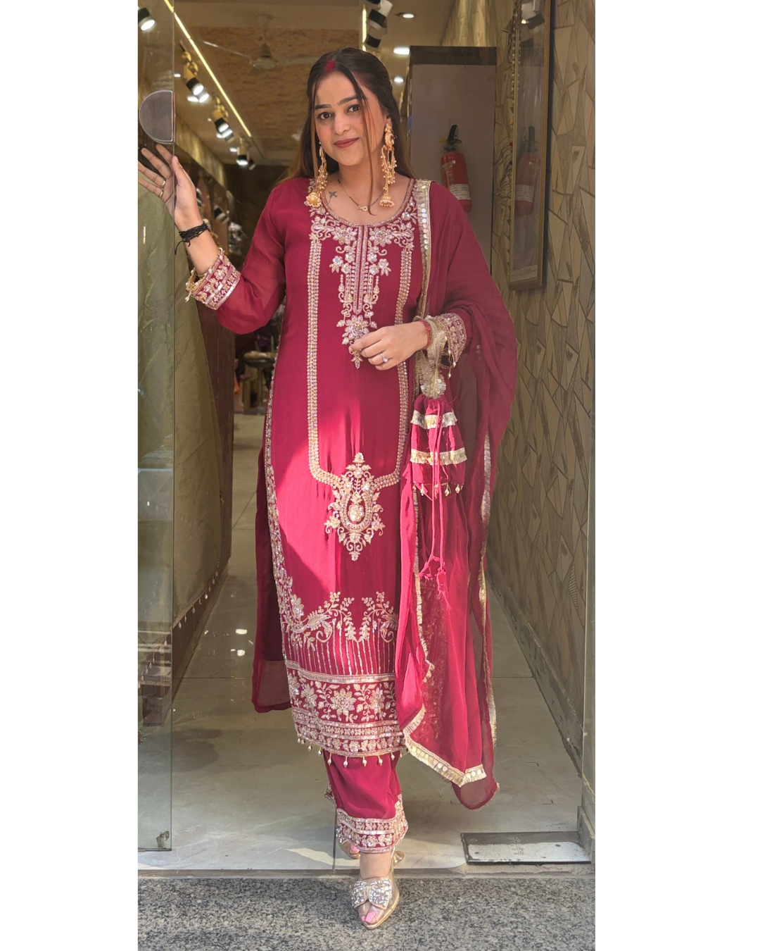 "DISHA"-PAKISTANI SUIT WITH POTLI
