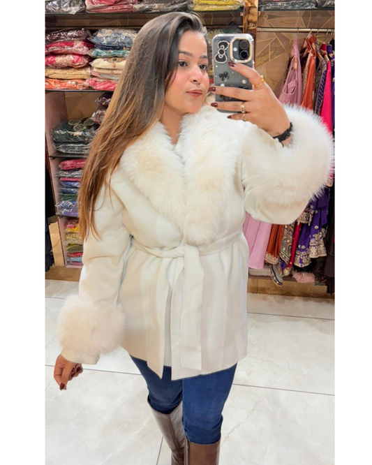 FUR COATS WITH DEATTCAHBLE FUR