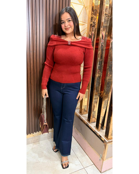 SIRU-EMBELLISHED TOP