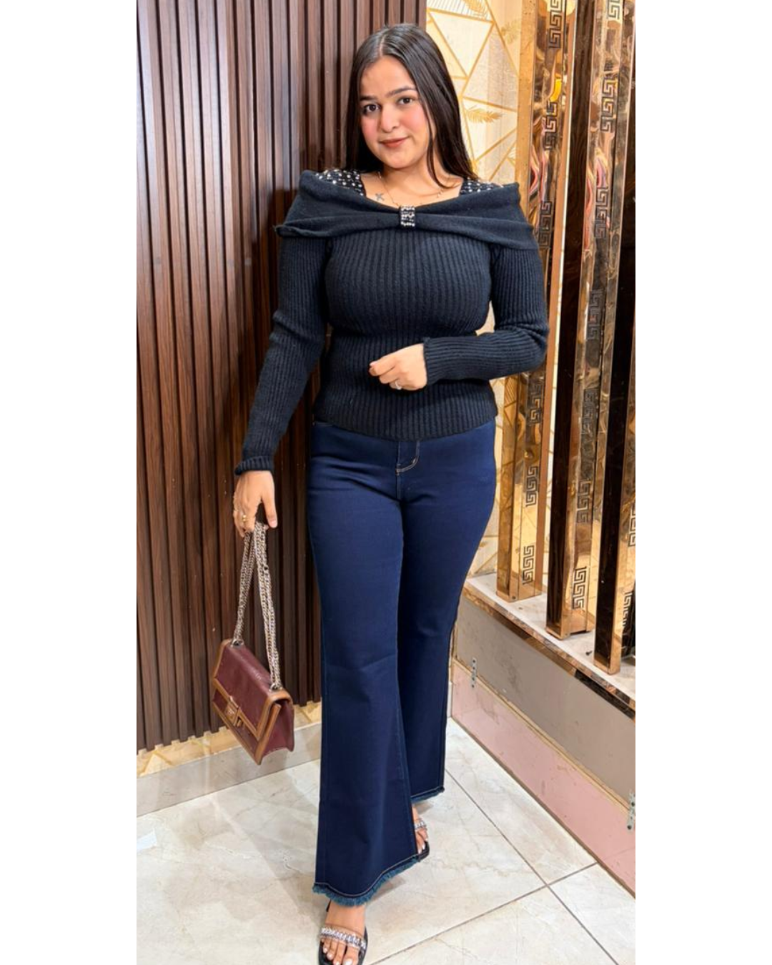 SIRU-EMBELLISHED TOP