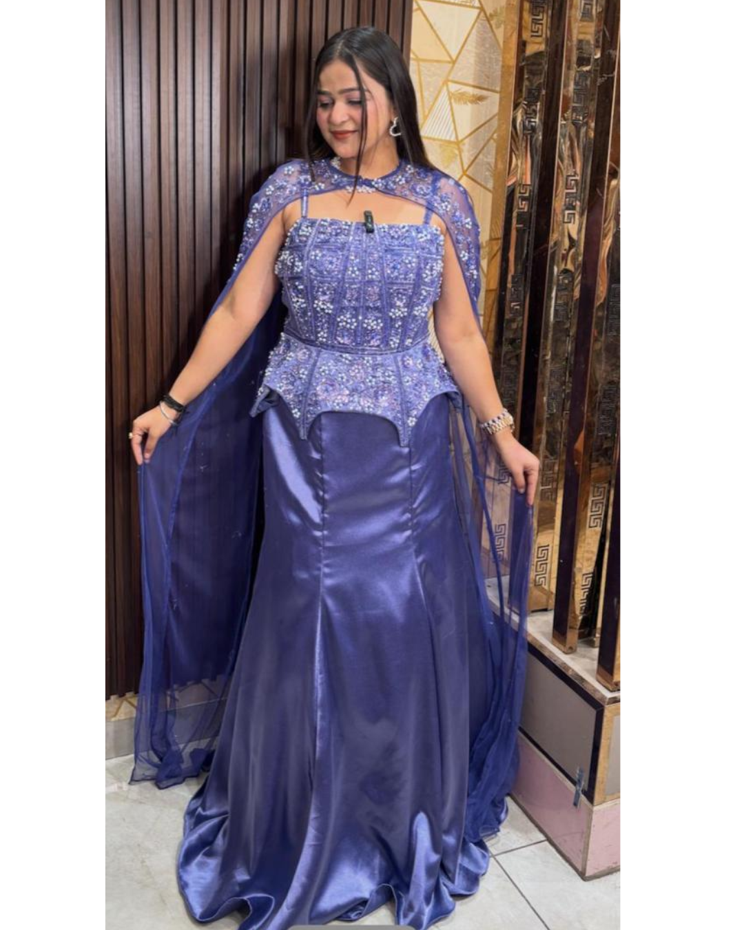 Angelia-fiscut drape