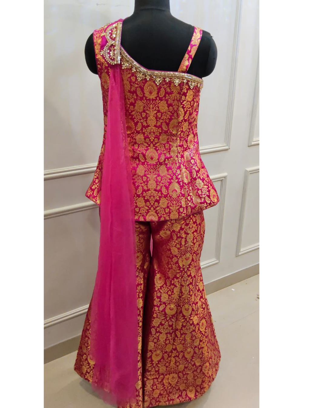 GARGI-BROCADE SHARARA SET