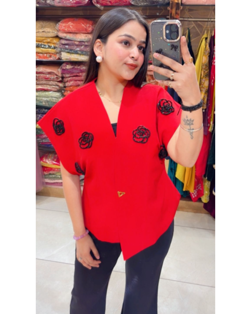 ROSA-EMBELLISHED TOP