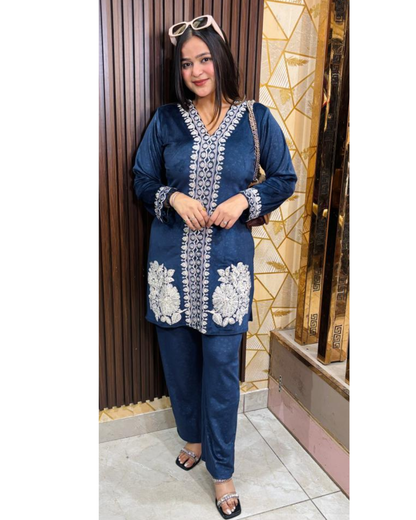 VELVET CORDS WITH PEARL DETAILING