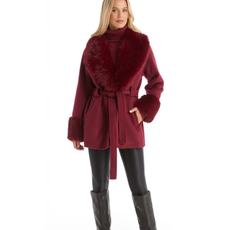 FUR COATS WITH DEATTCAHBLE FUR