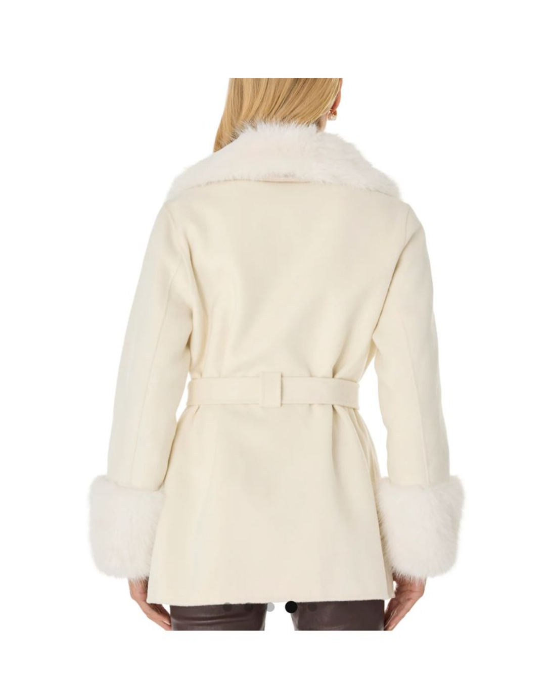 FUR COATS WITH DEATTCAHBLE FUR