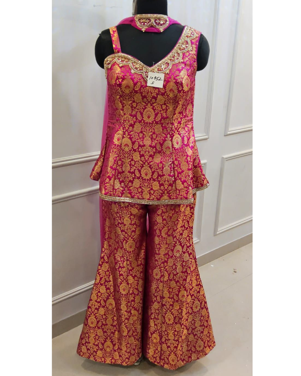 GARGI-BROCADE SHARARA SET