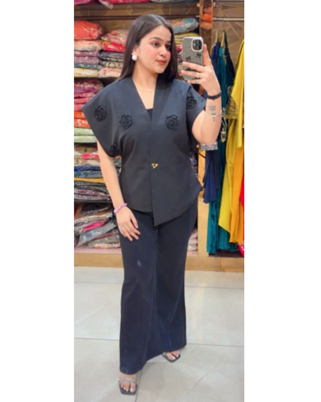 ROSA-EMBELLISHED TOP