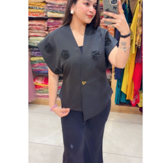 ROSA-EMBELLISHED TOP