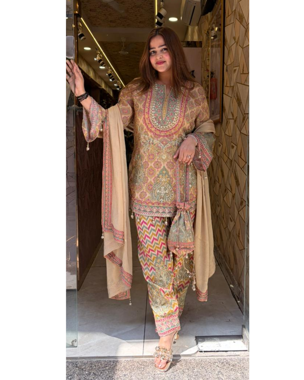 "VASHI"-FARSHI SUIT