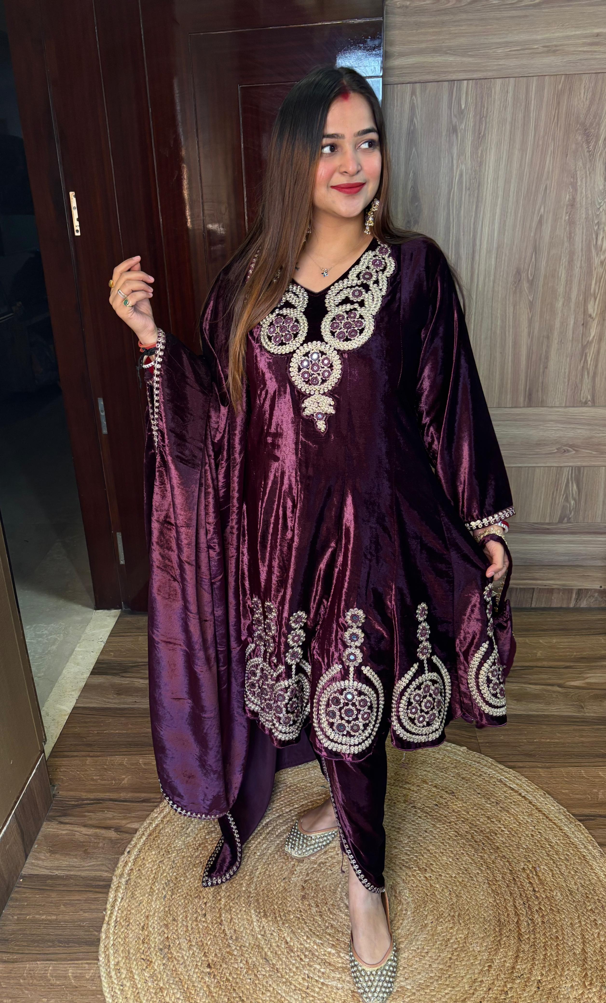 "TAMANNA" TULIP SET WITH POTLI