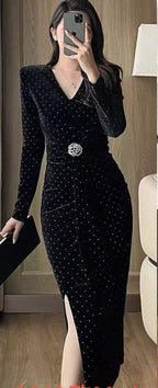 "ROSAY" VELVET DRESS WITH BROOCH
